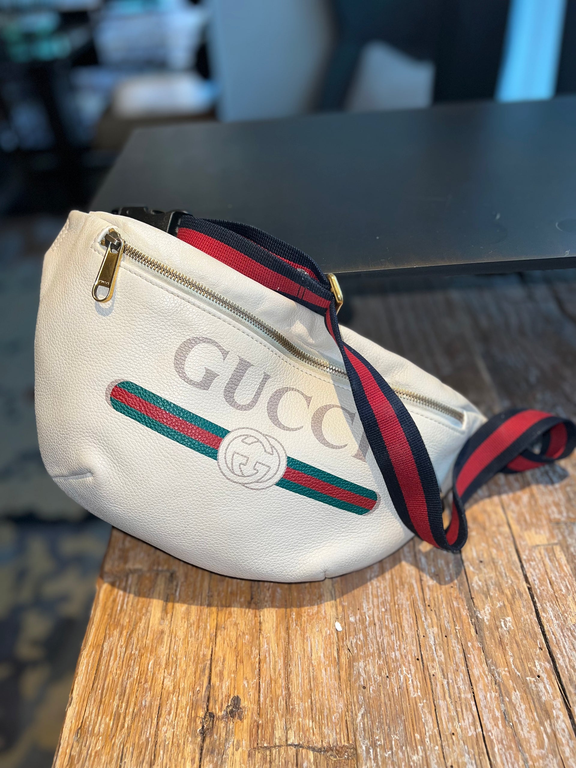 Gucci waist bag Shop with Stevi