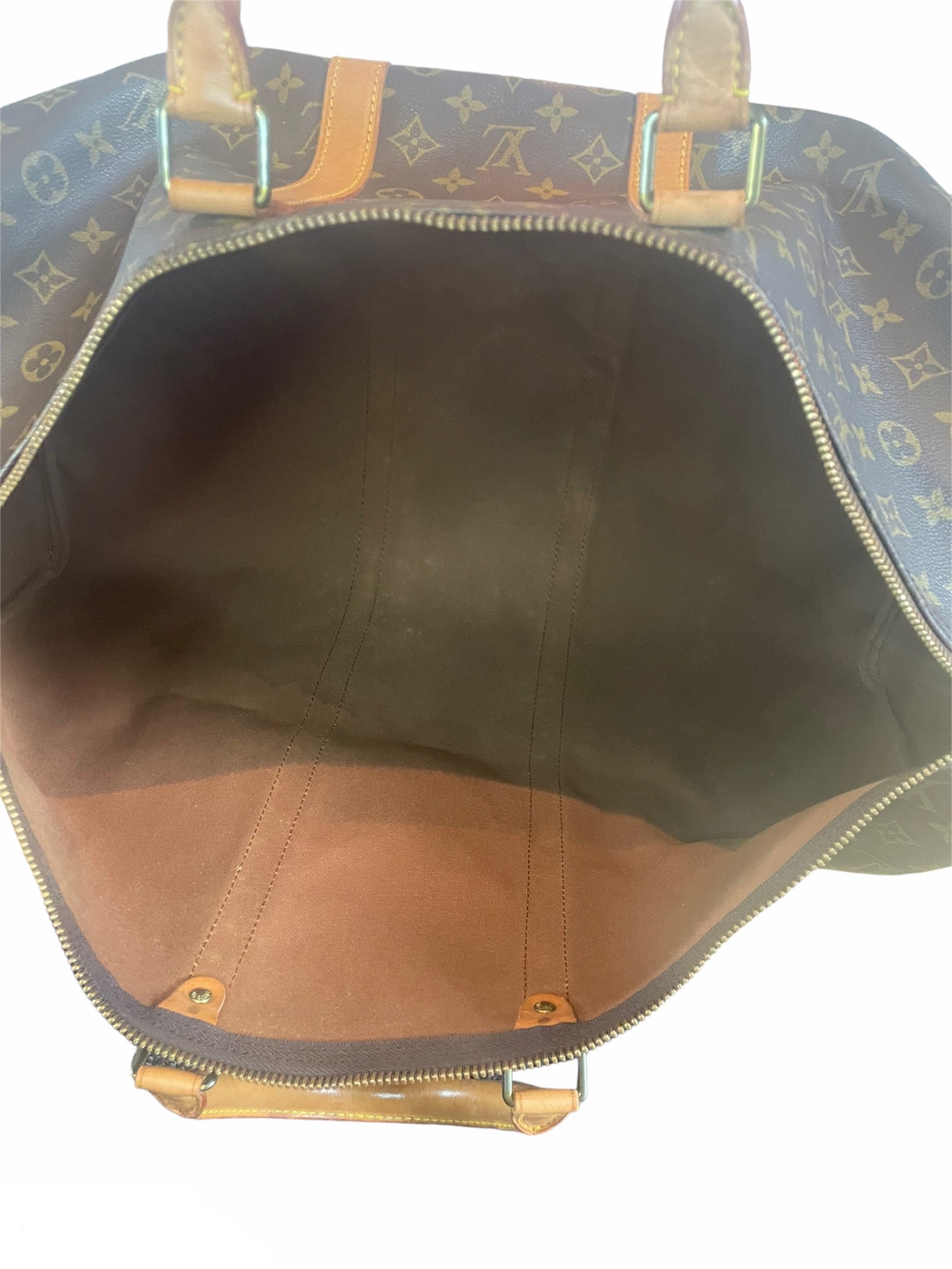 Louis Vuitton Monogram Canvas Keepall Bandouliere 55 Duffle Bag (SHF-q –  LuxeDH